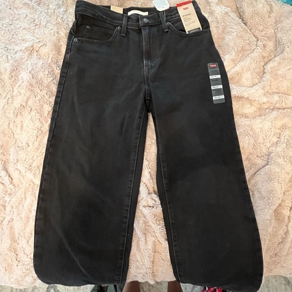 BRAND NEW LEVI JEANS - Picture 2 of 3